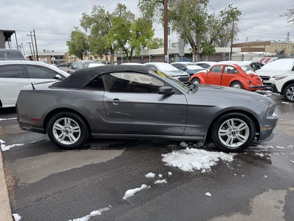 Ford Mustang V6 Convertible 2014