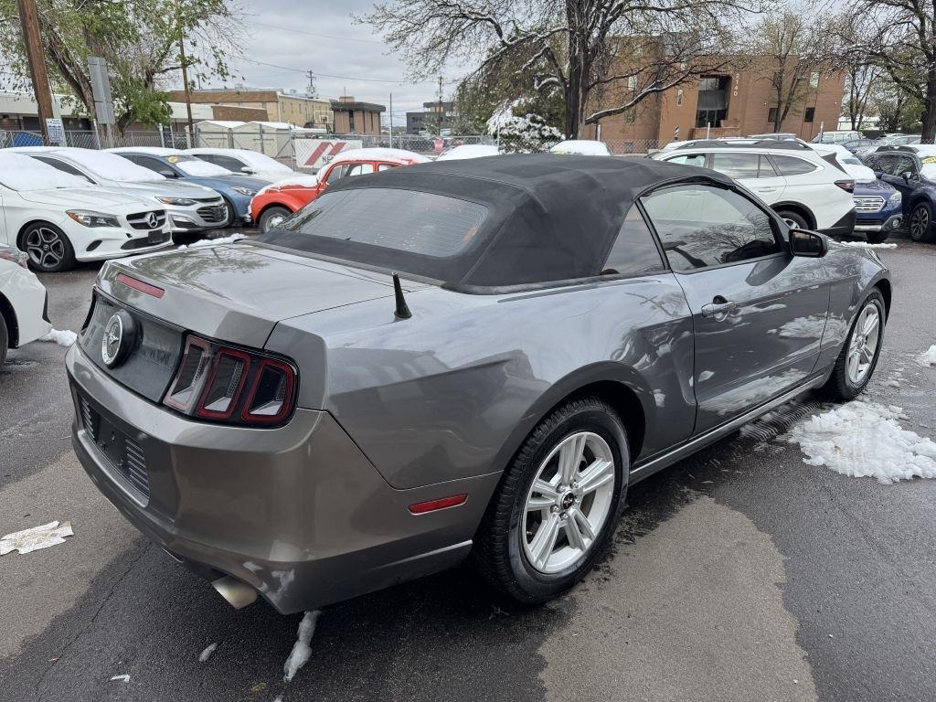 Ford Mustang V6 Convertible 2014