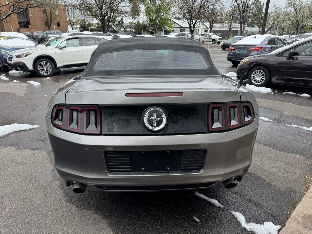 Ford Mustang V6 Convertible 2014