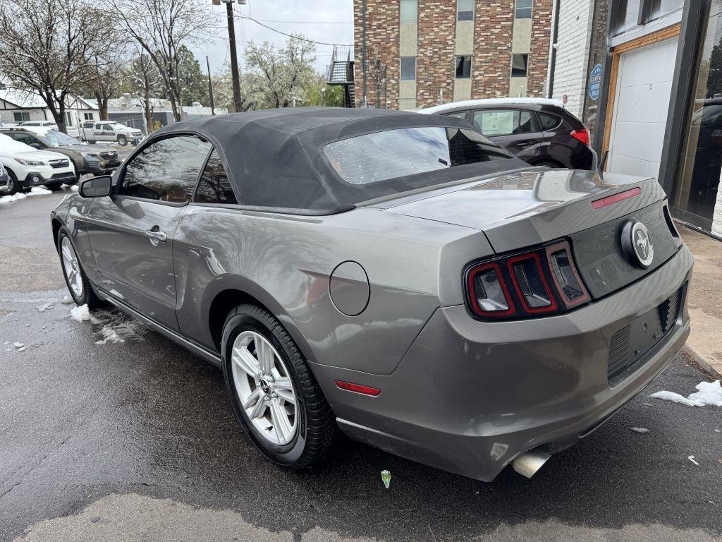 Ford Mustang V6 Convertible 2014