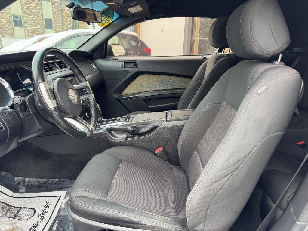 Ford Mustang V6 Convertible 2014