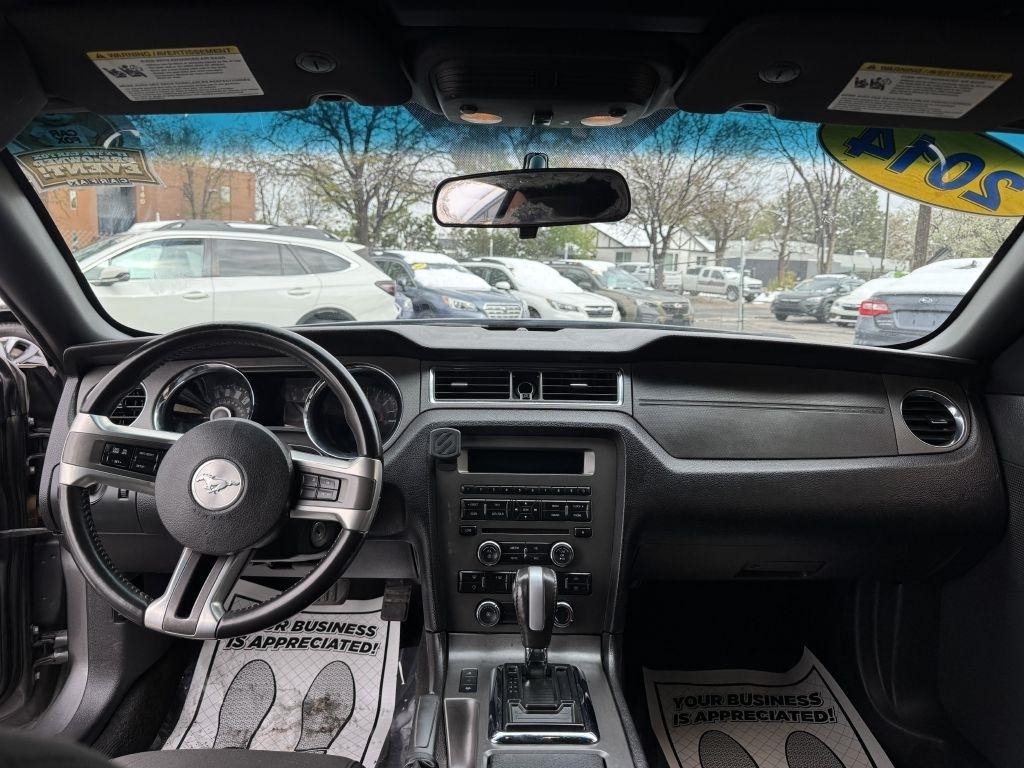 Ford Mustang V6 Convertible 2014