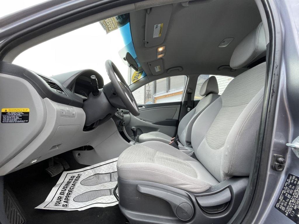 Hyundai Accent SE 4-Door 6A 2017