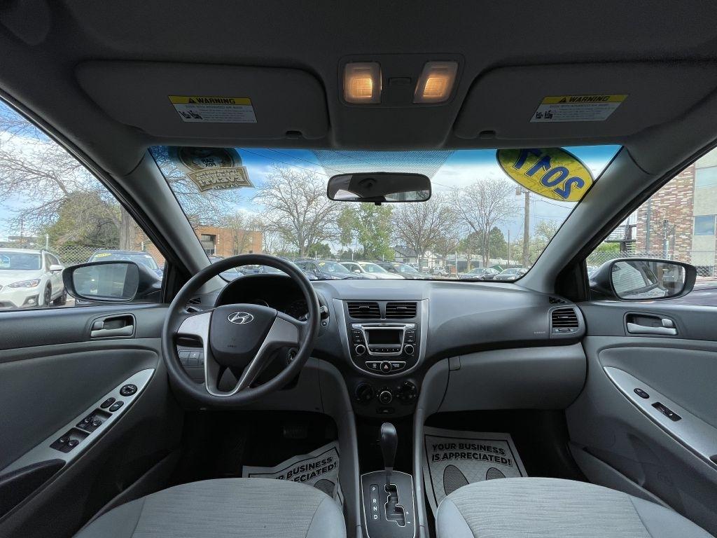 Hyundai Accent SE 4-Door 6A 2017