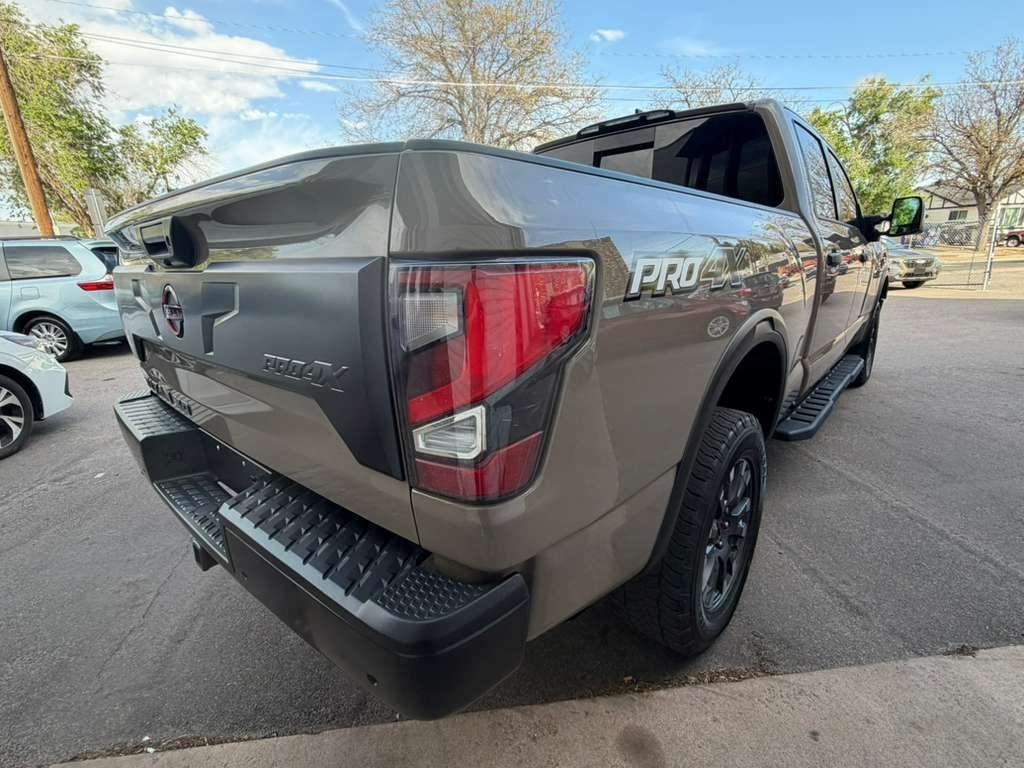 Nissan Titan XD SL Crew Cab 4WD 2023