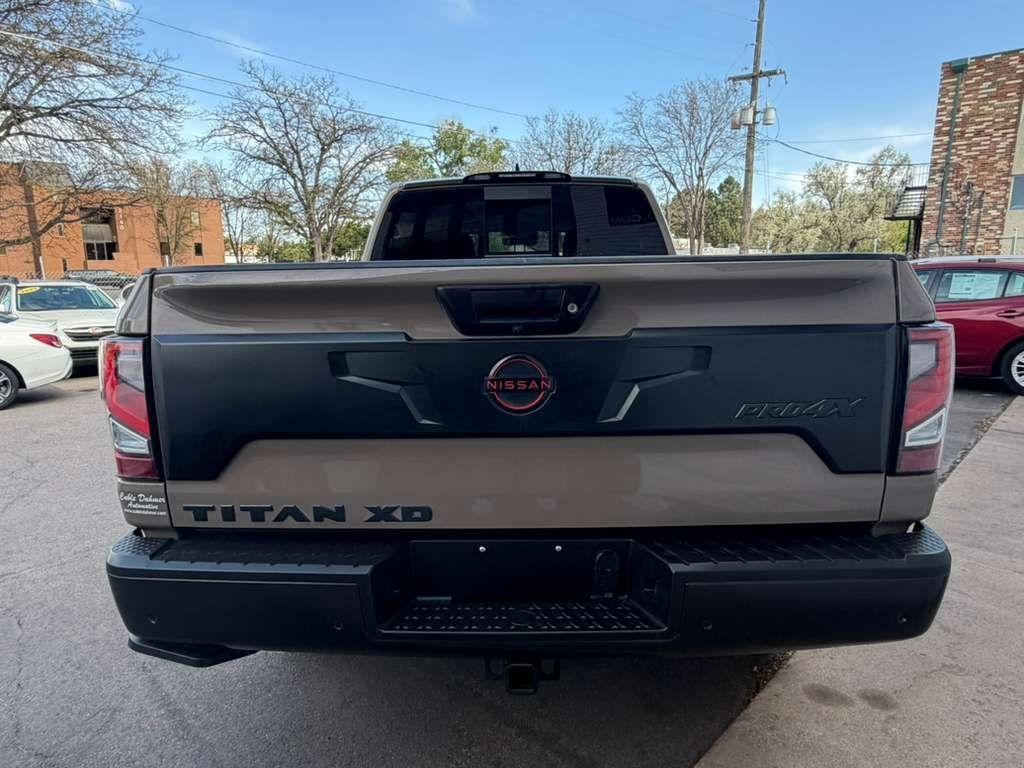 Nissan Titan XD SL Crew Cab 4WD 2023