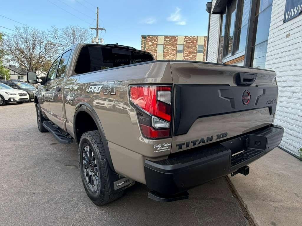 Nissan Titan XD SL Crew Cab 4WD 2023