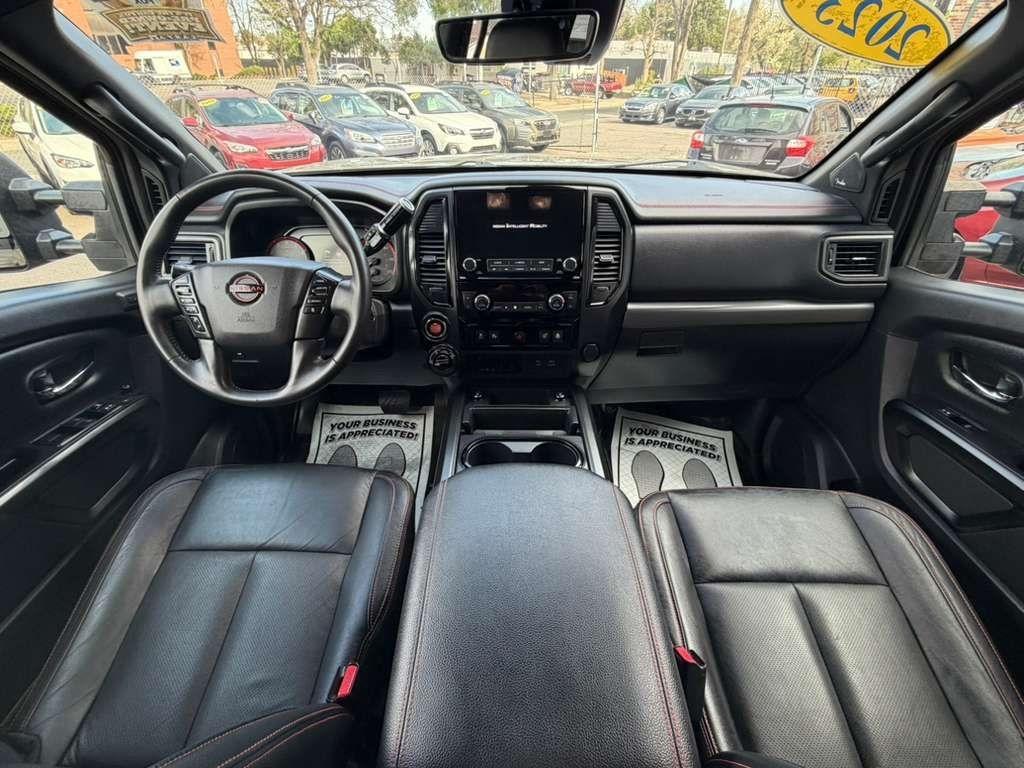 Nissan Titan XD SL Crew Cab 4WD 2023