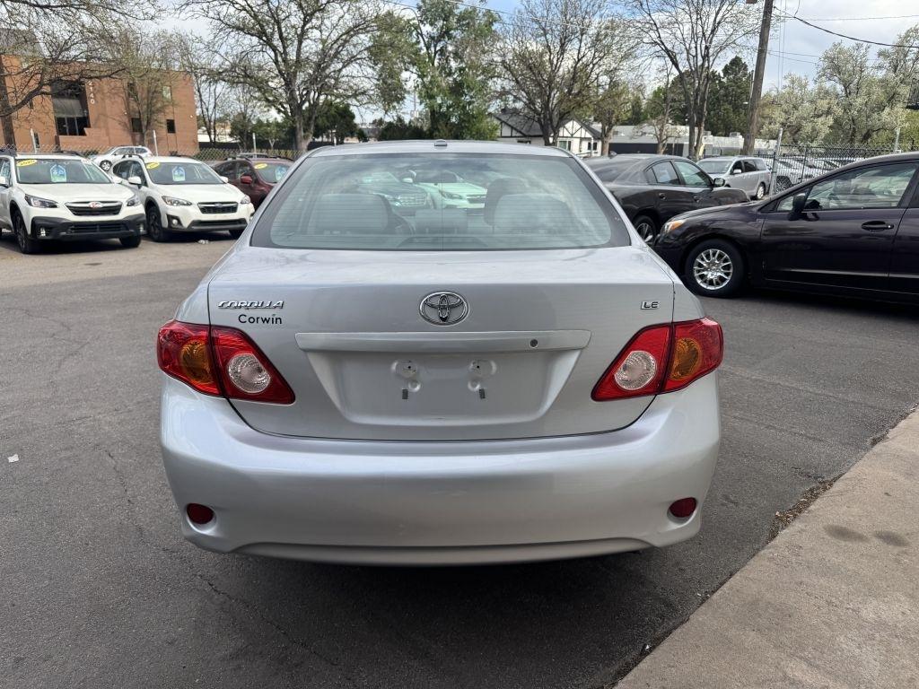 Toyota Corolla Base 5-Speed MT 2010