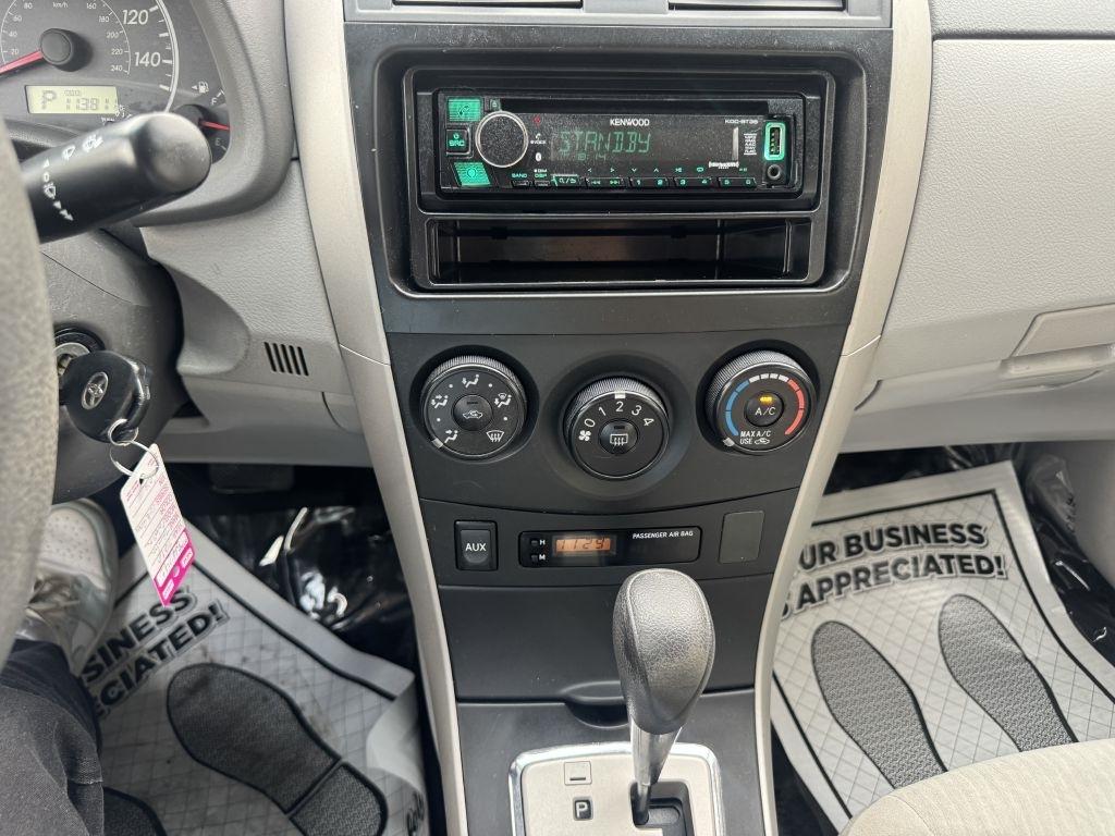 Toyota Corolla Base 5-Speed MT 2010