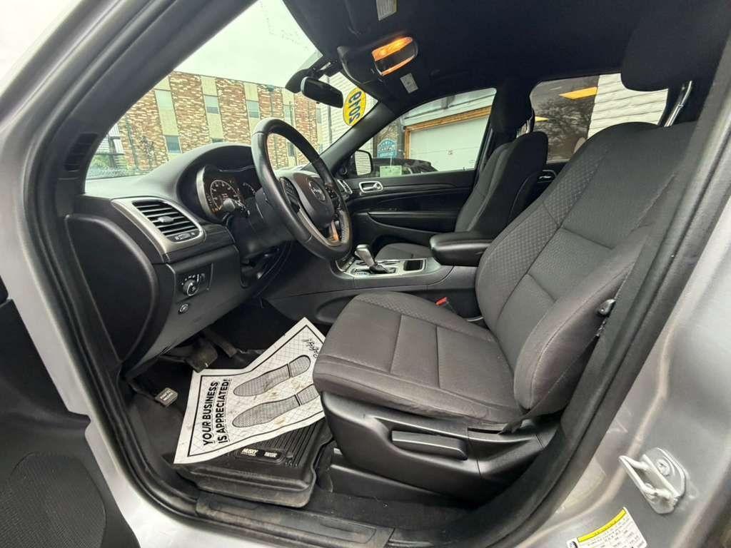 Jeep Grand Cherokee Laredo 4WD 2019