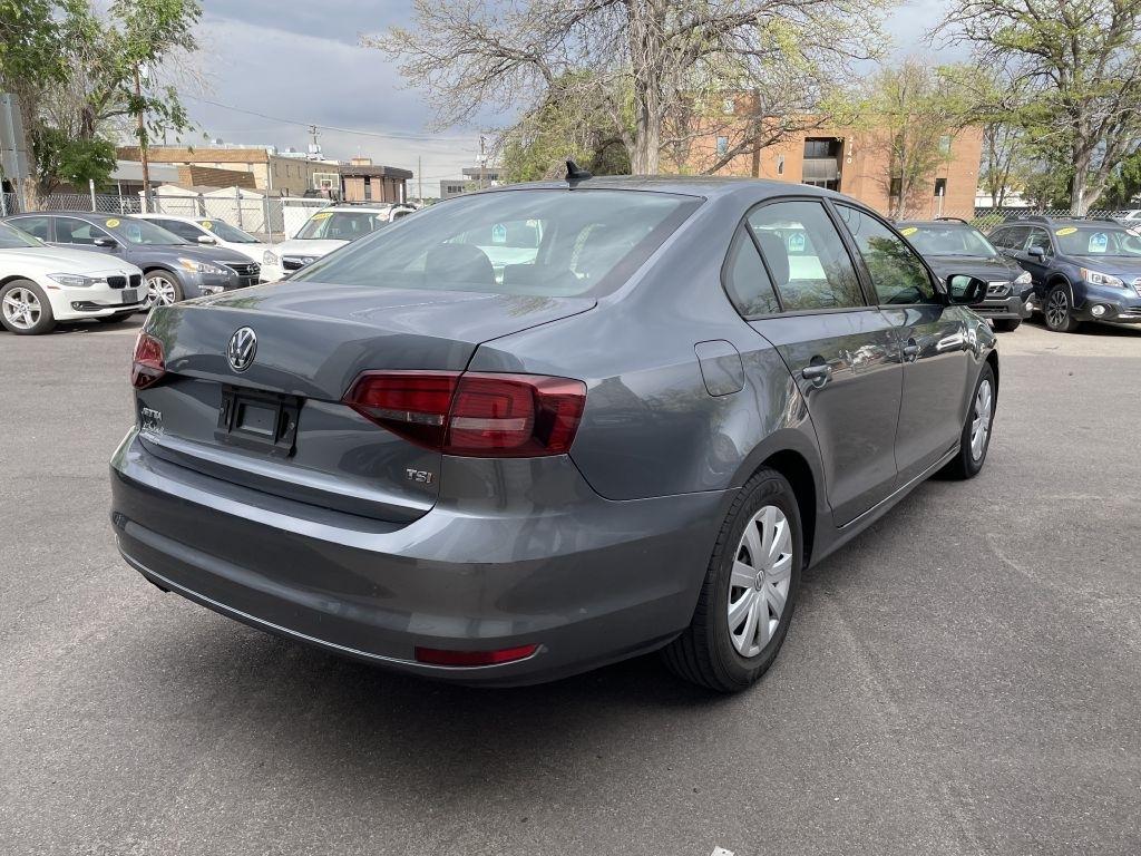 Volkswagen Jetta 1.4T S 6A 2016