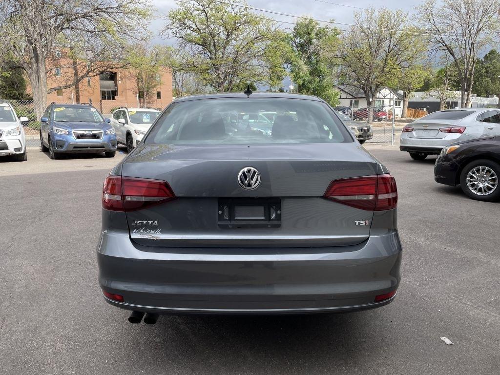 Volkswagen Jetta 1.4T S 6A 2016