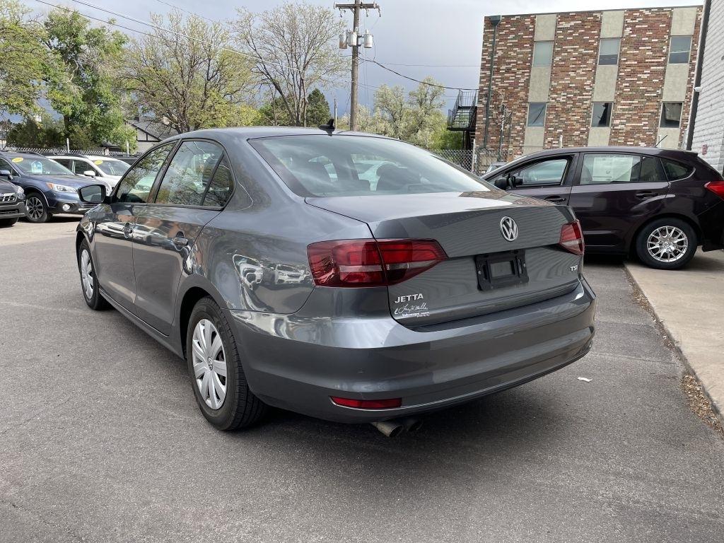 Volkswagen Jetta 1.4T S 6A 2016