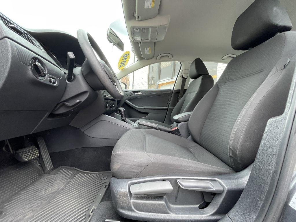 Volkswagen Jetta 1.4T S 6A 2016