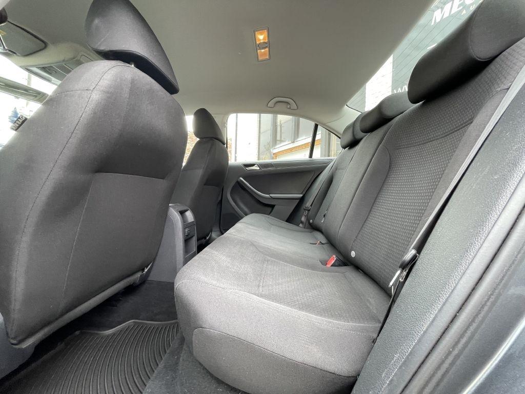 Volkswagen Jetta 1.4T S 6A 2016