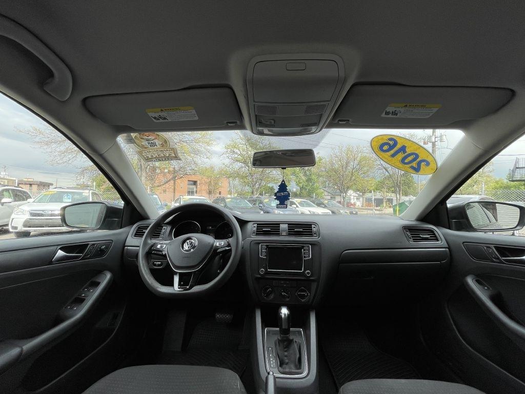 Volkswagen Jetta 1.4T S 6A 2016