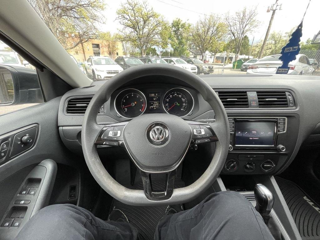 Volkswagen Jetta 1.4T S 6A 2016