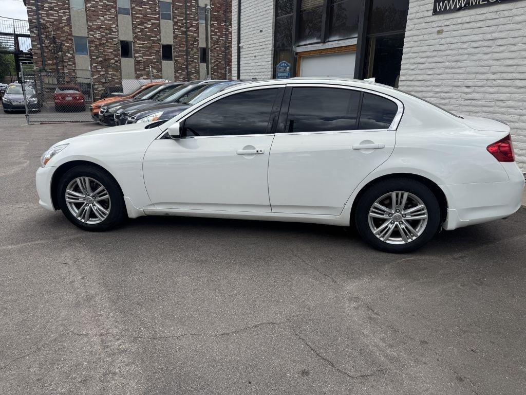 Infiniti G Sedan G37x AWD 2011