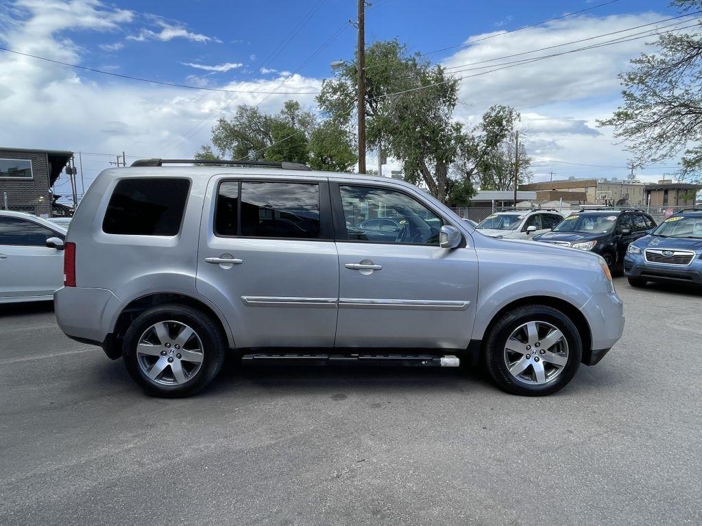 Honda Pilot Touring 4WD 5-Spd AT with DVD 2013