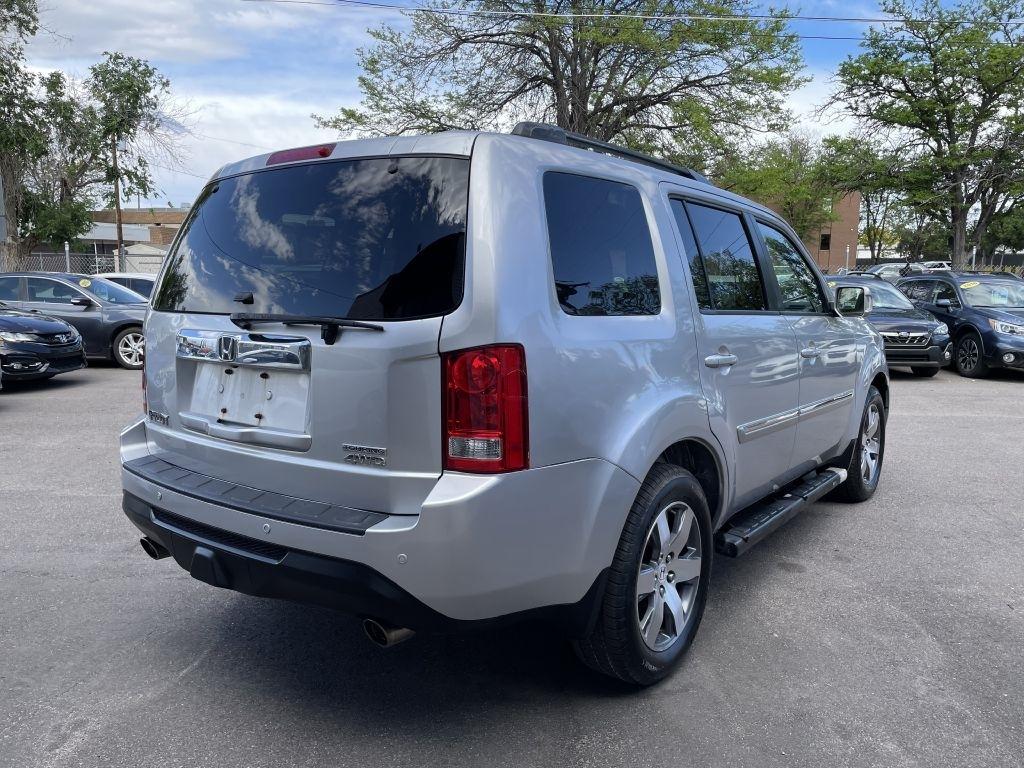 Honda Pilot Touring 4WD 5-Spd AT with DVD 2013