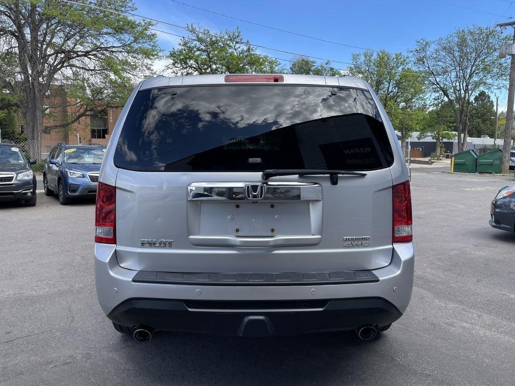 Honda Pilot Touring 4WD 5-Spd AT with DVD 2013