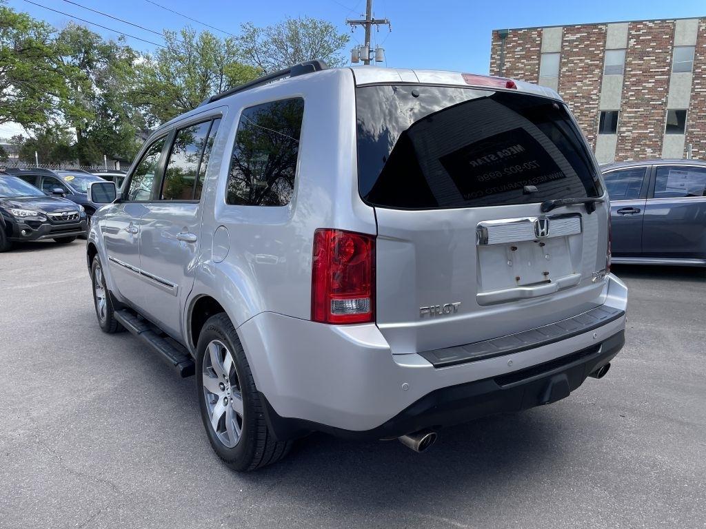 Honda Pilot Touring 4WD 5-Spd AT with DVD 2013
