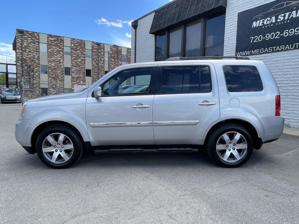 Honda Pilot Touring 4WD 5-Spd AT with DVD 2013