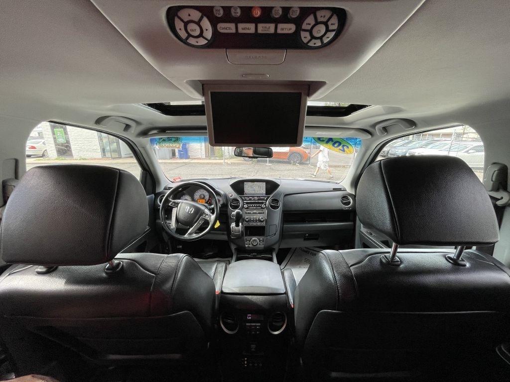 Honda Pilot Touring 4WD 5-Spd AT with DVD 2013