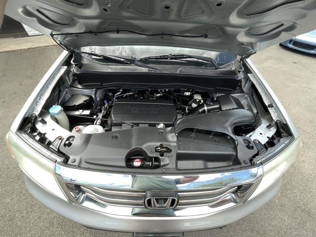 Honda Pilot Touring 4WD 5-Spd AT with DVD 2013