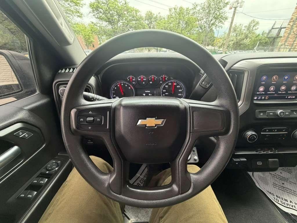 Chevrolet Silverado 1500 Custom Crew Cab Long Box 4WD 2020