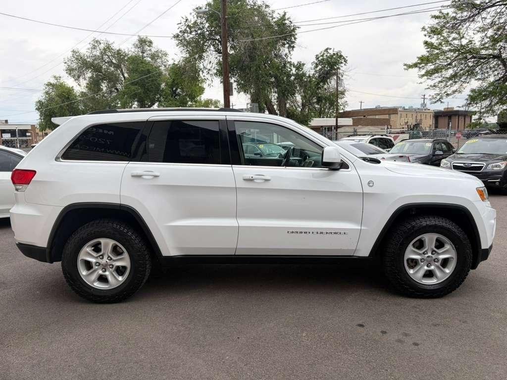 Jeep Grand Cherokee Laredo 4WD 2016