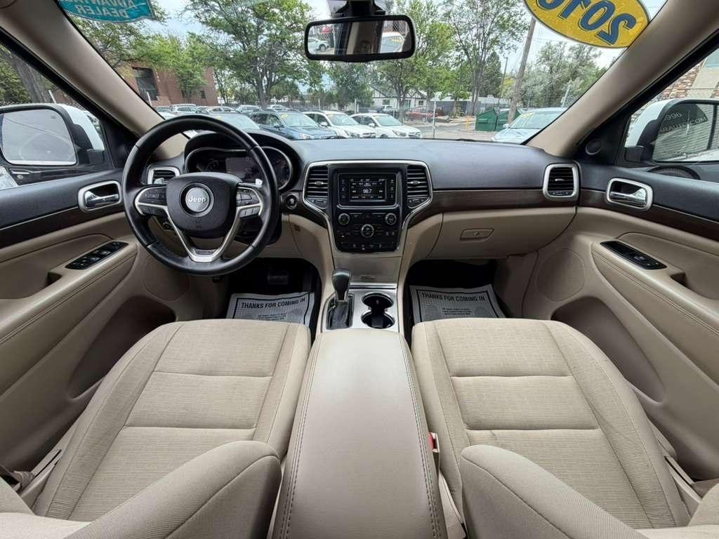 Jeep Grand Cherokee Laredo 4WD 2016