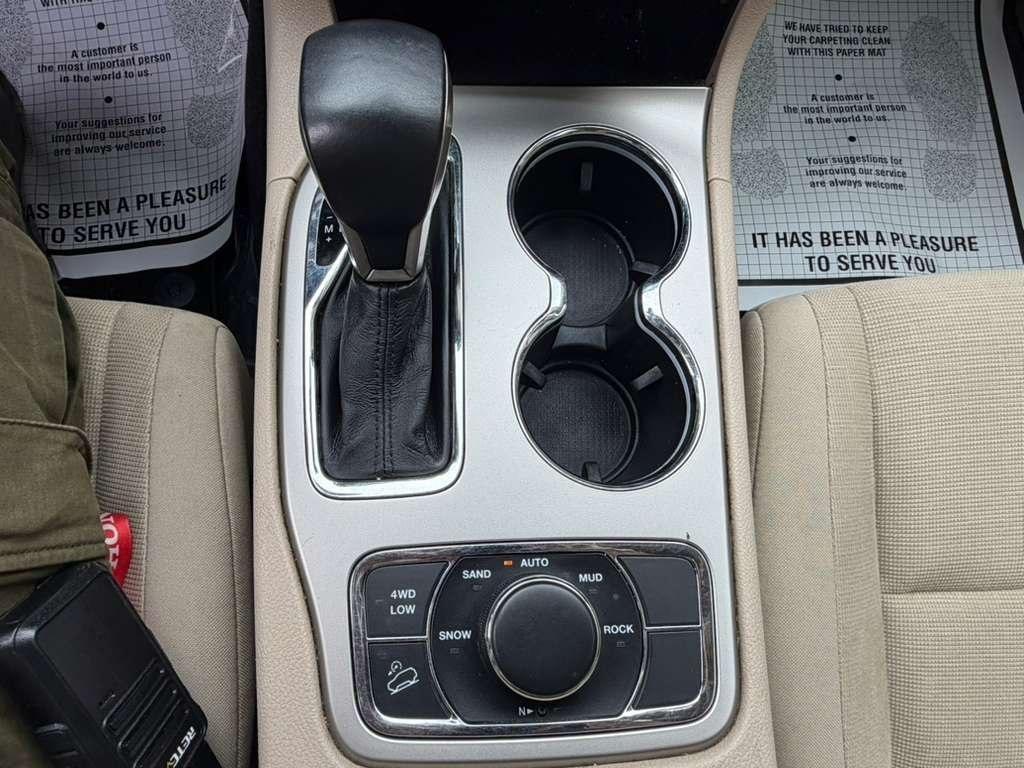 Jeep Grand Cherokee Laredo 4WD 2016