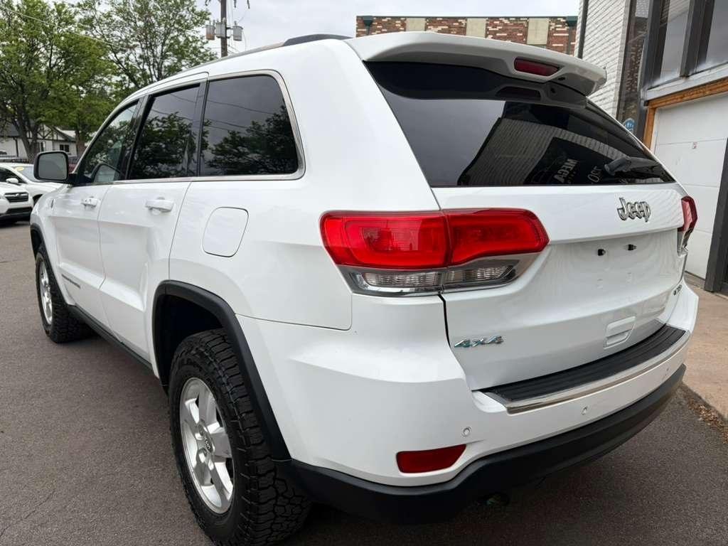 Jeep Grand Cherokee Laredo 4WD 2016