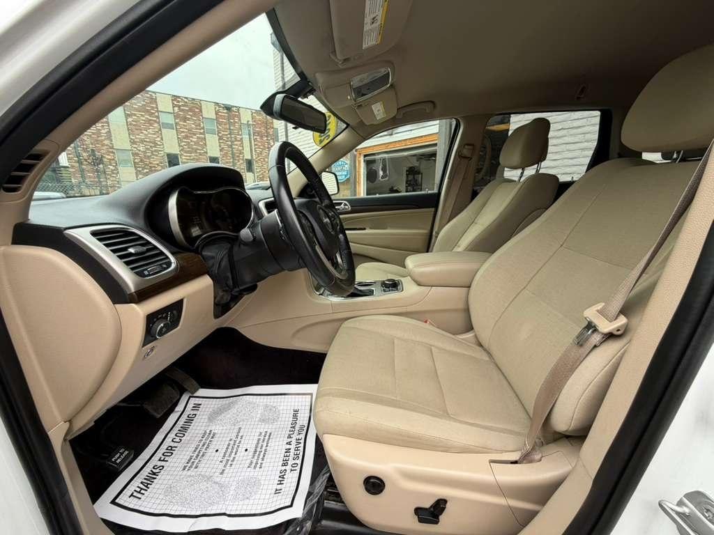 Jeep Grand Cherokee Laredo 4WD 2016