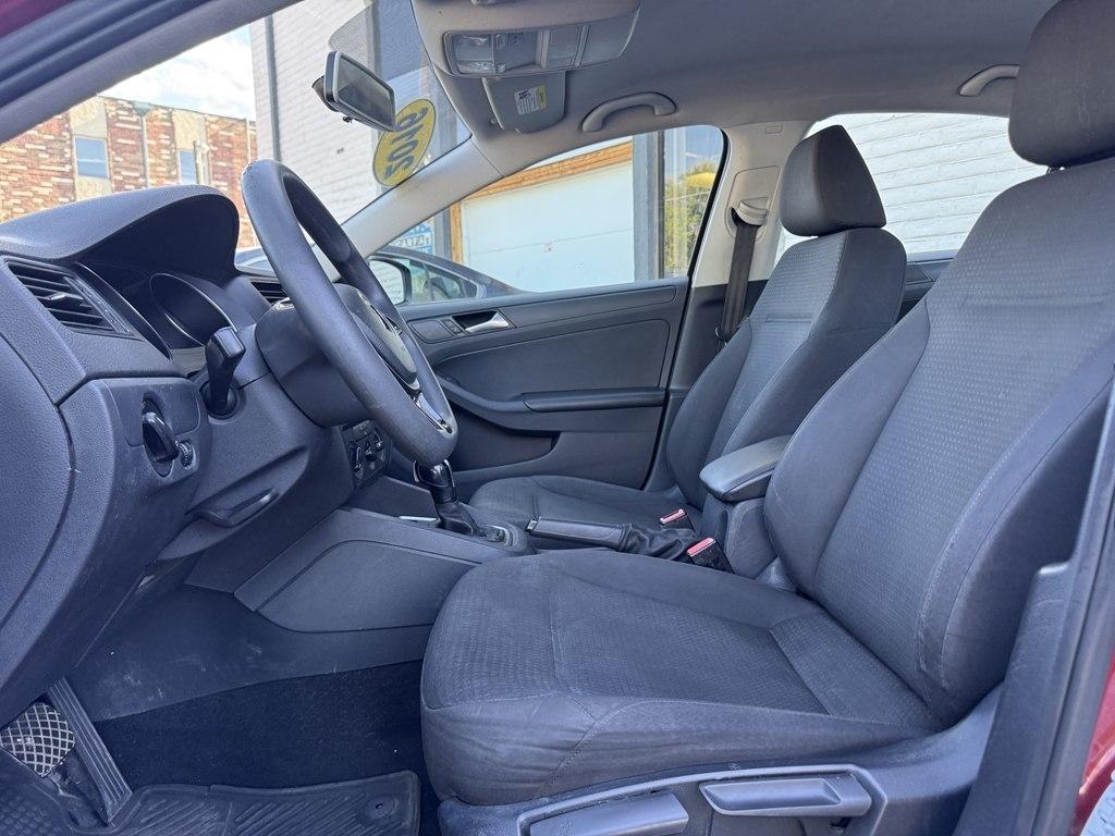 Volkswagen Jetta 1.4T S 6A 2016