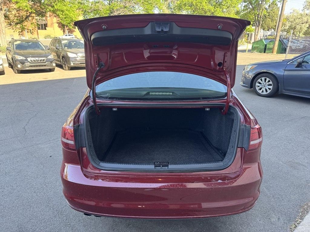 Volkswagen Jetta 1.4T S 6A 2016