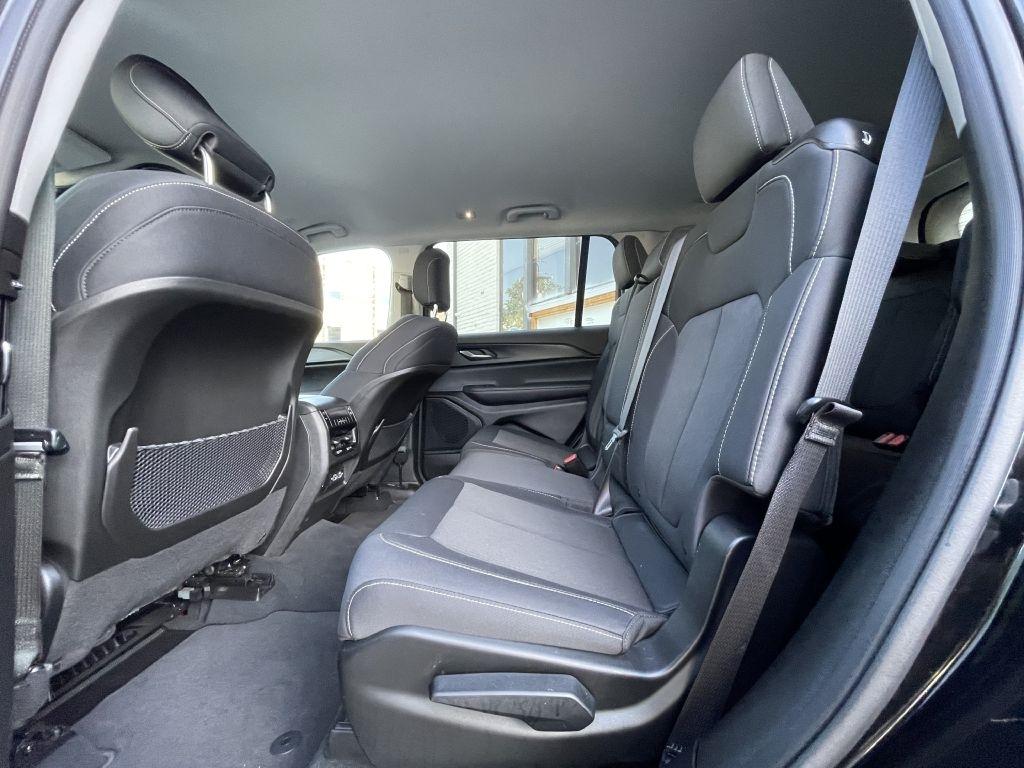 Jeep Grand Cherokee L Laredo 4WD 2023