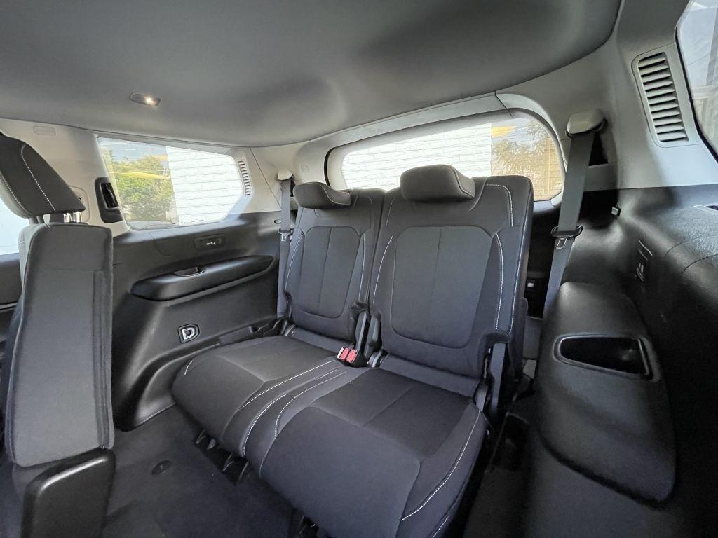 Jeep Grand Cherokee L Laredo 4WD 2023