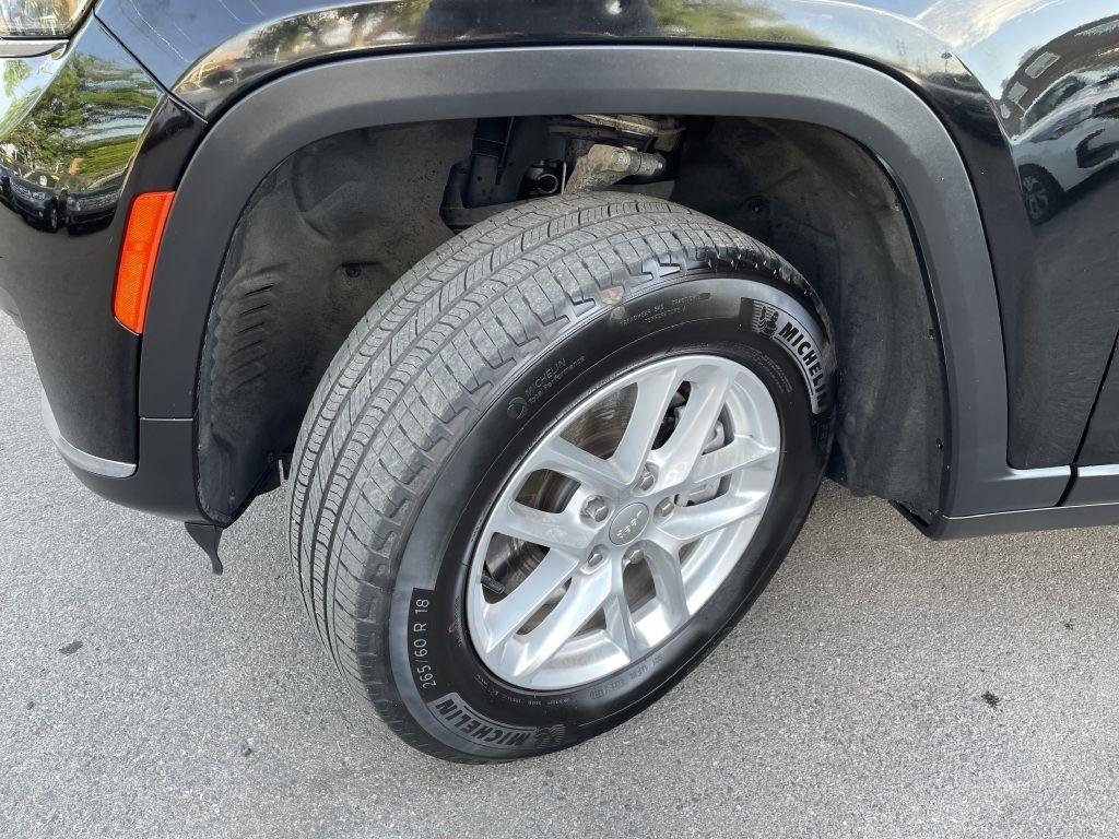 Jeep Grand Cherokee L Laredo 4WD 2023