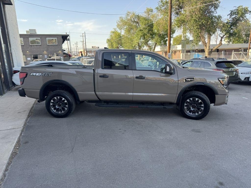 Nissan Titan XD SL Crew Cab 4WD 2023