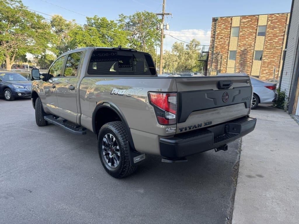 Nissan Titan XD SL Crew Cab 4WD 2023