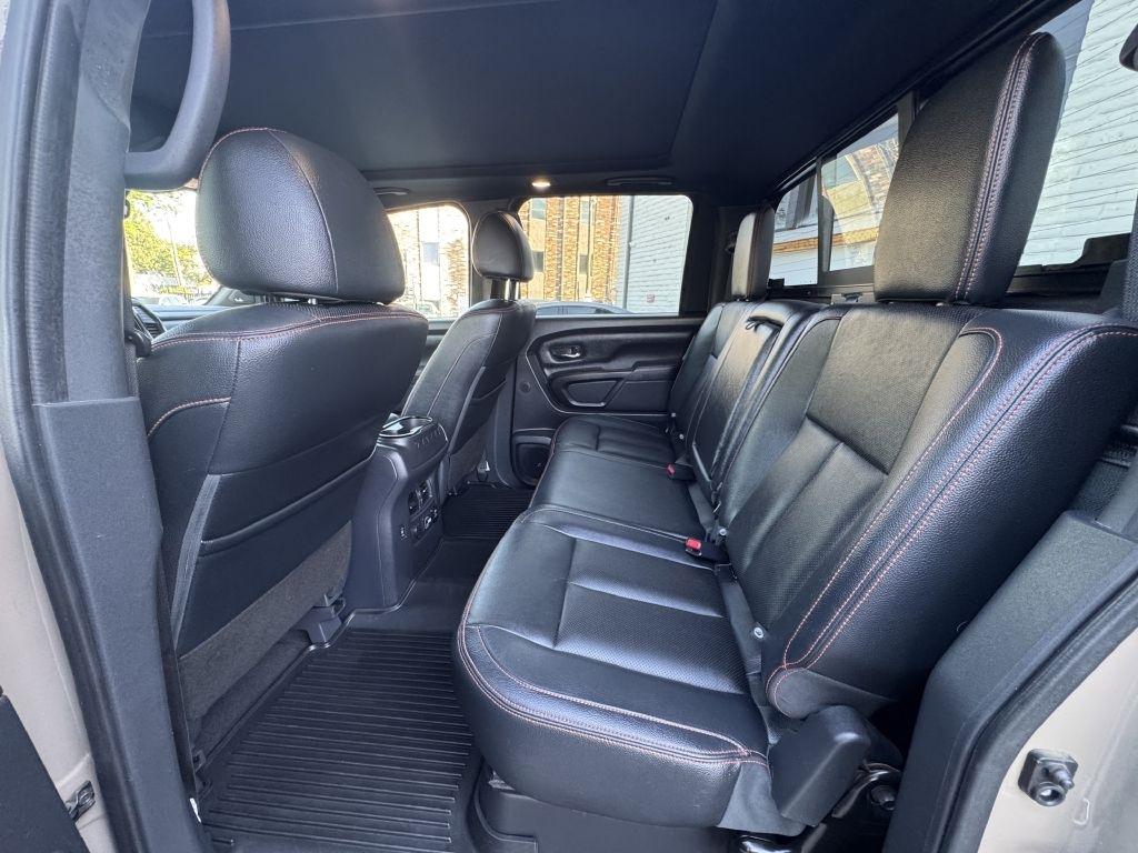 Nissan Titan XD SL Crew Cab 4WD 2023