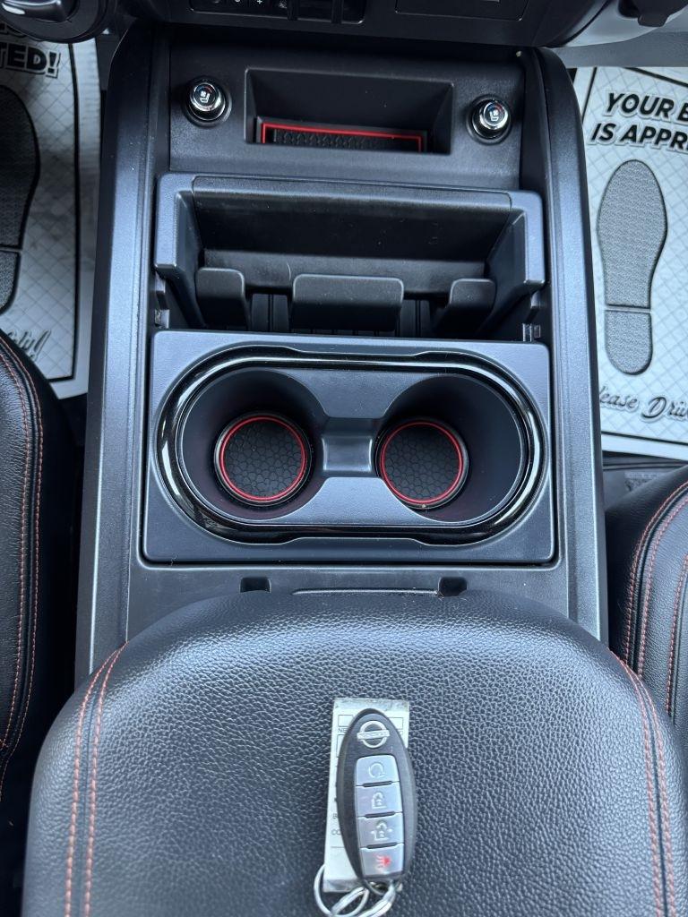 Nissan Titan XD SL Crew Cab 4WD 2023