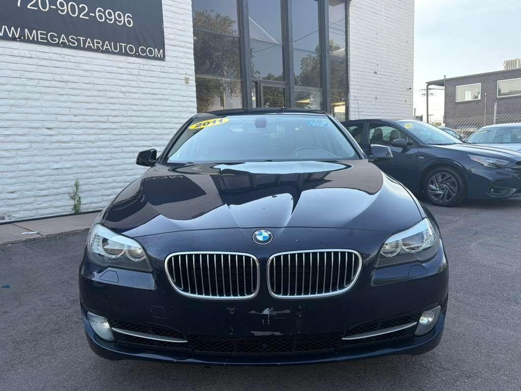 BMW 5-Series 535xi 2011