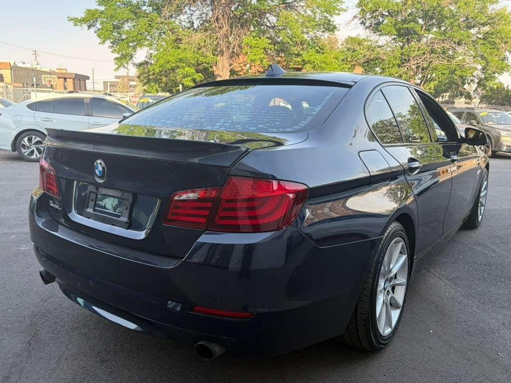 BMW 5-Series 535xi 2011