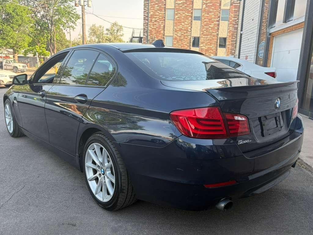 BMW 5-Series 535xi 2011