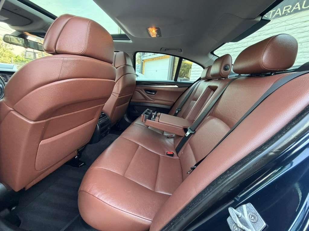 BMW 5-Series 535xi 2011