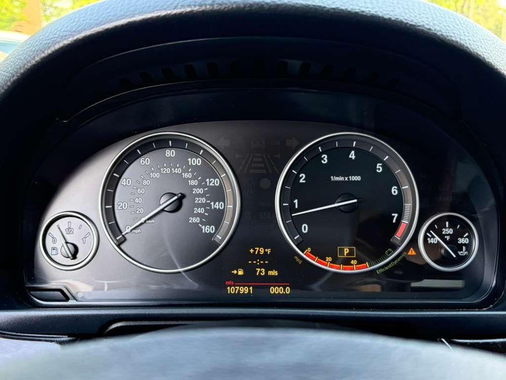 BMW 5-Series 535xi 2011